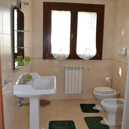 Helios Bed and Breakfast *